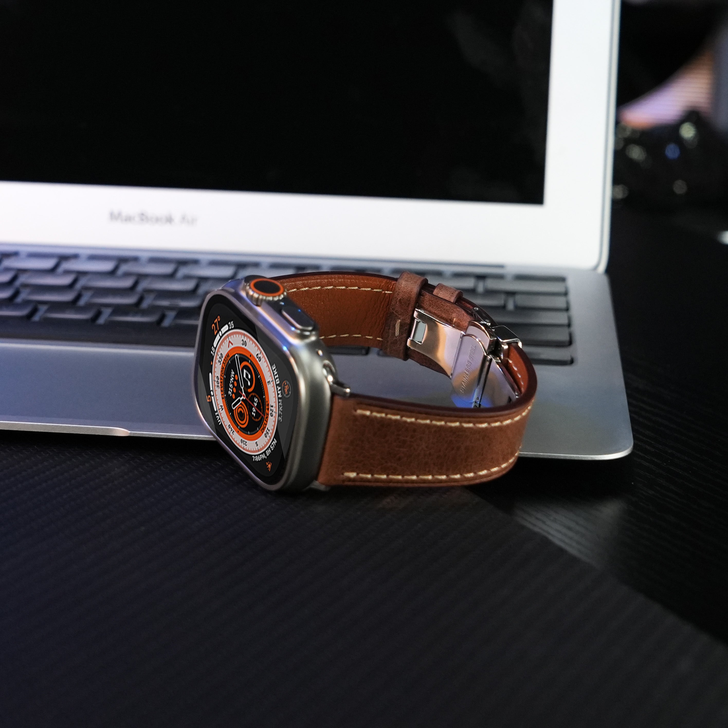 Bracelet en cuir à boucle papillon