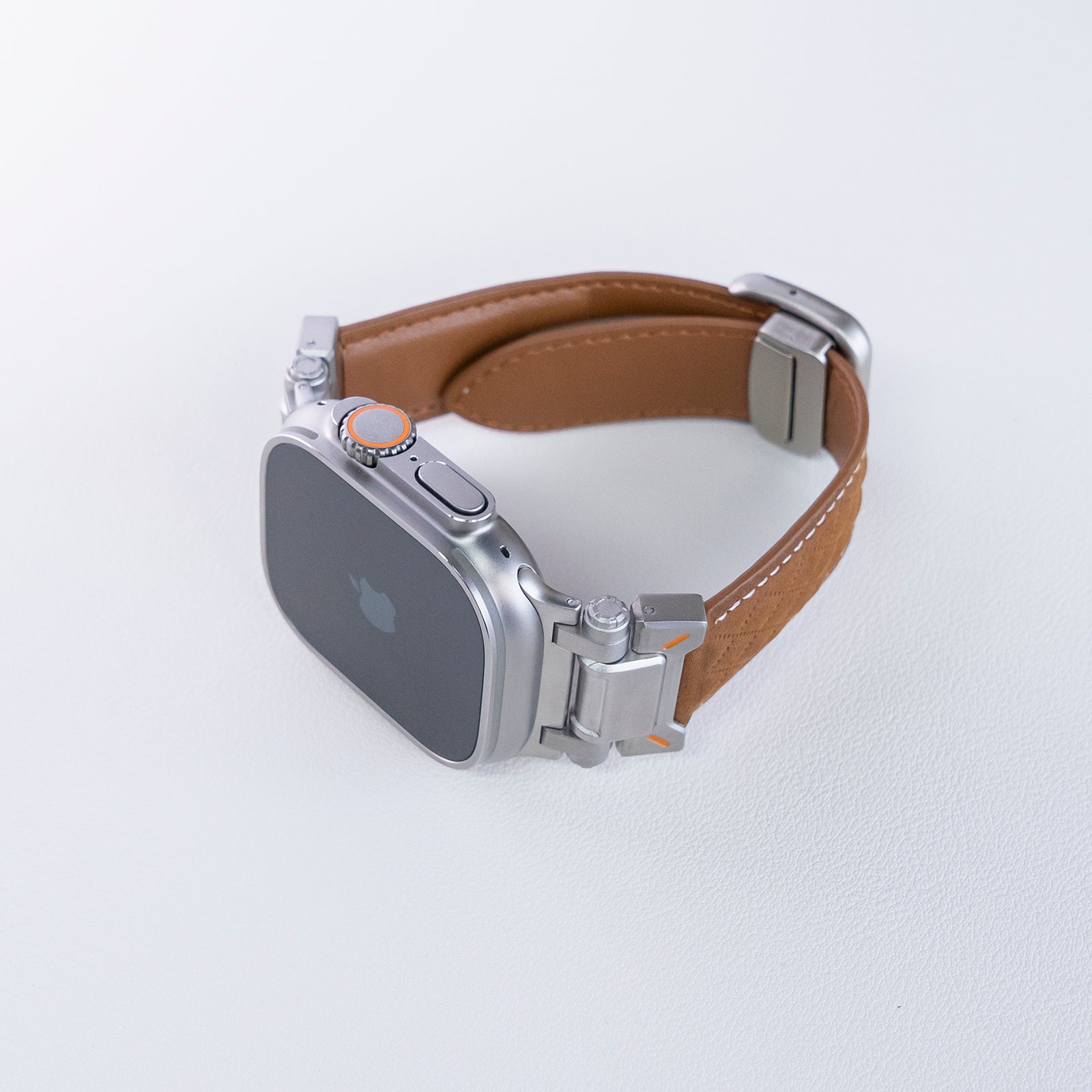 Bracelet de montre en cuir titane à motif gaufré avec boucle magnétique