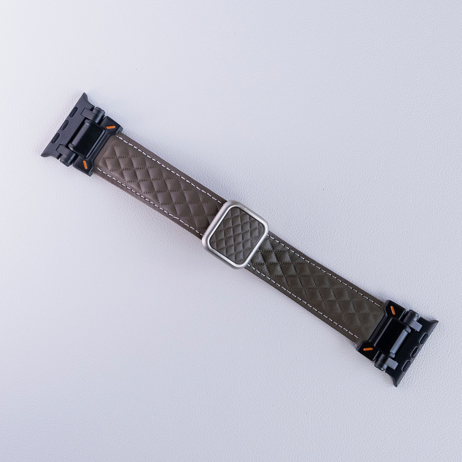 Bracelet de montre en cuir titane à motif gaufré avec boucle magnétique