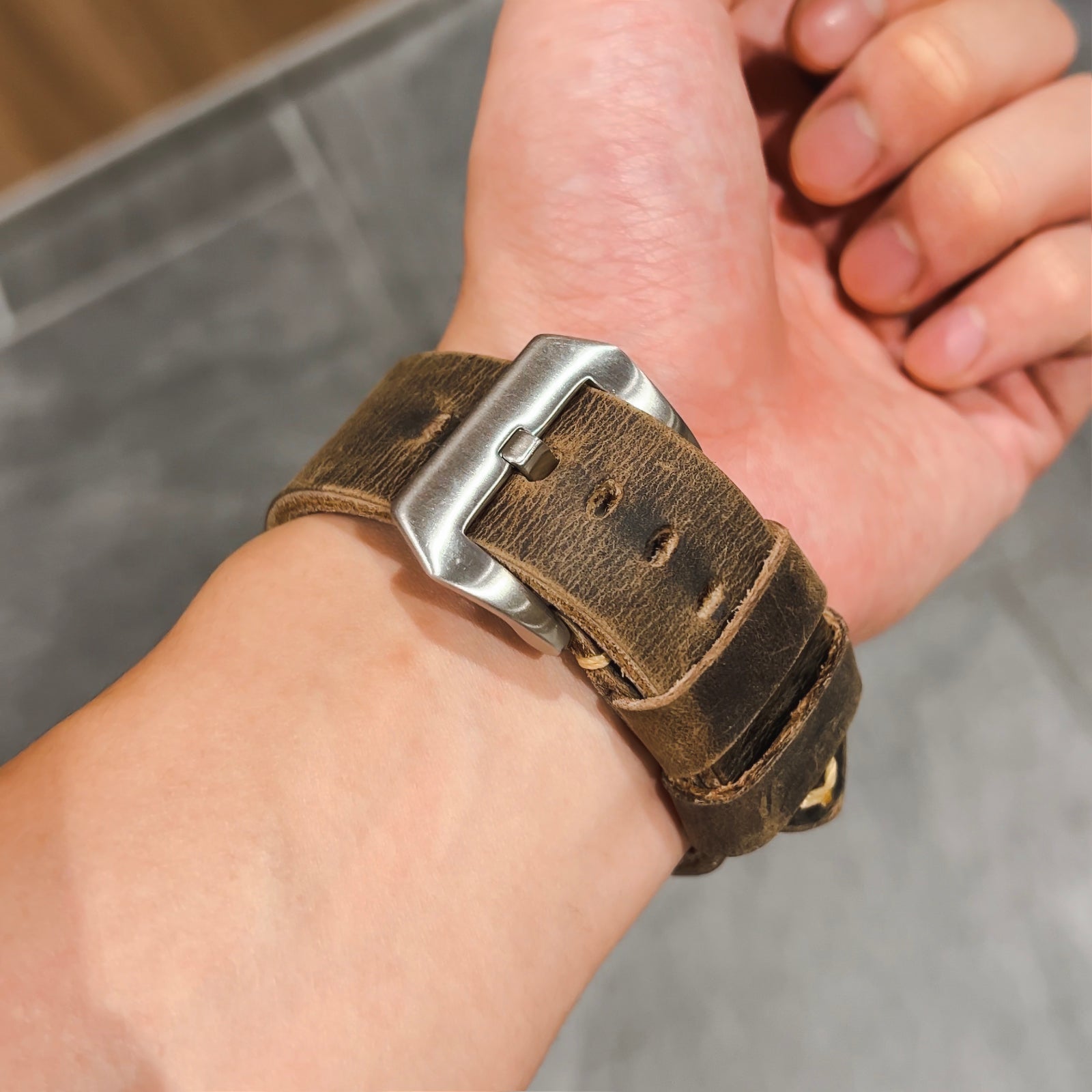 BRACELET EN CUIR R02